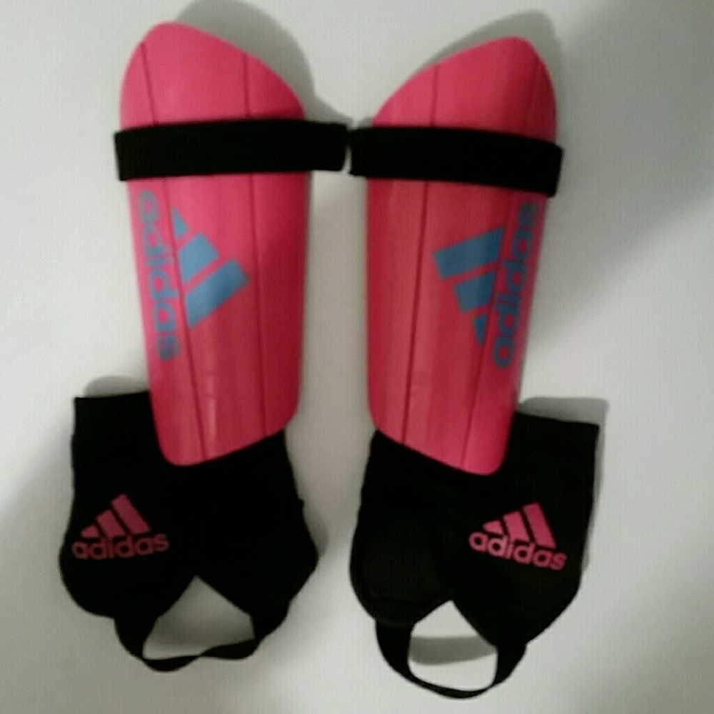Kids Adidas Soccer Shin Guards Size 11/16